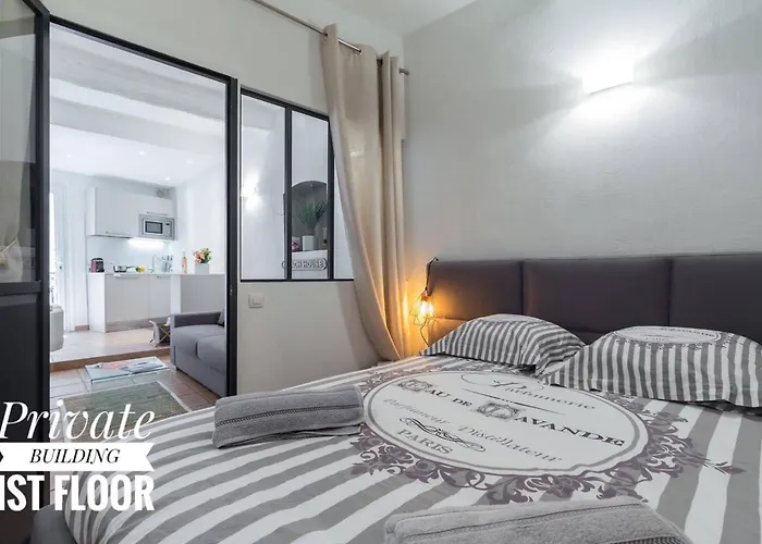 Private Building, 4 Apts, Unique At Nice- Old Town