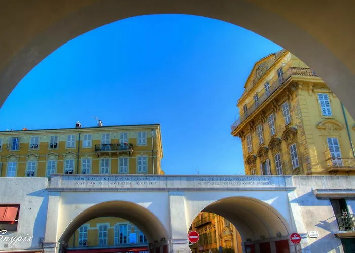 Private Building, 4 Apts, Unique At Nice- Old Town